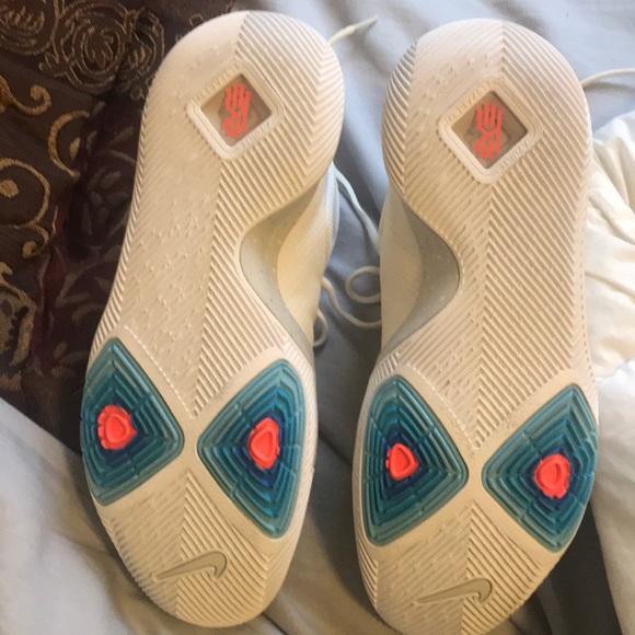 Kyrie 3 Ivory - Picture 8 of 8